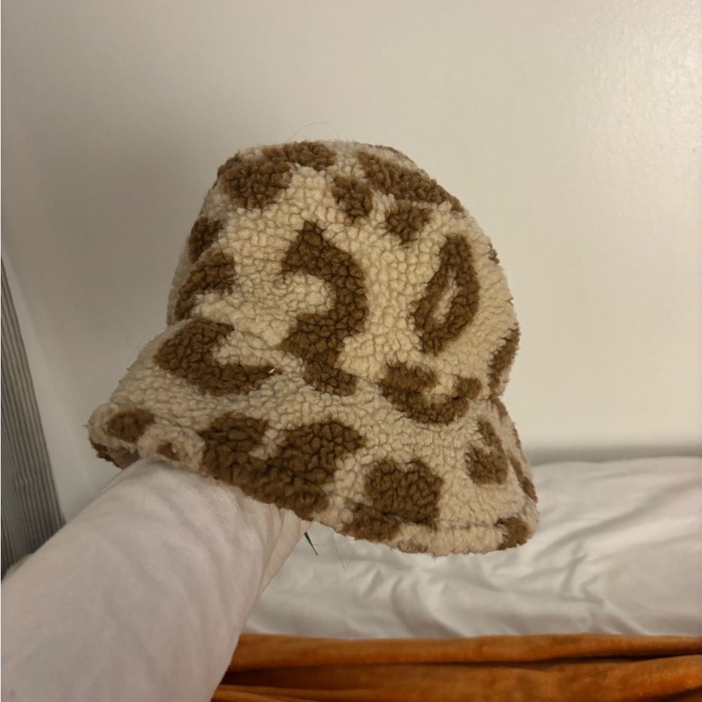 Fuzzy Leopard Bucket Hat - Tan and Cream